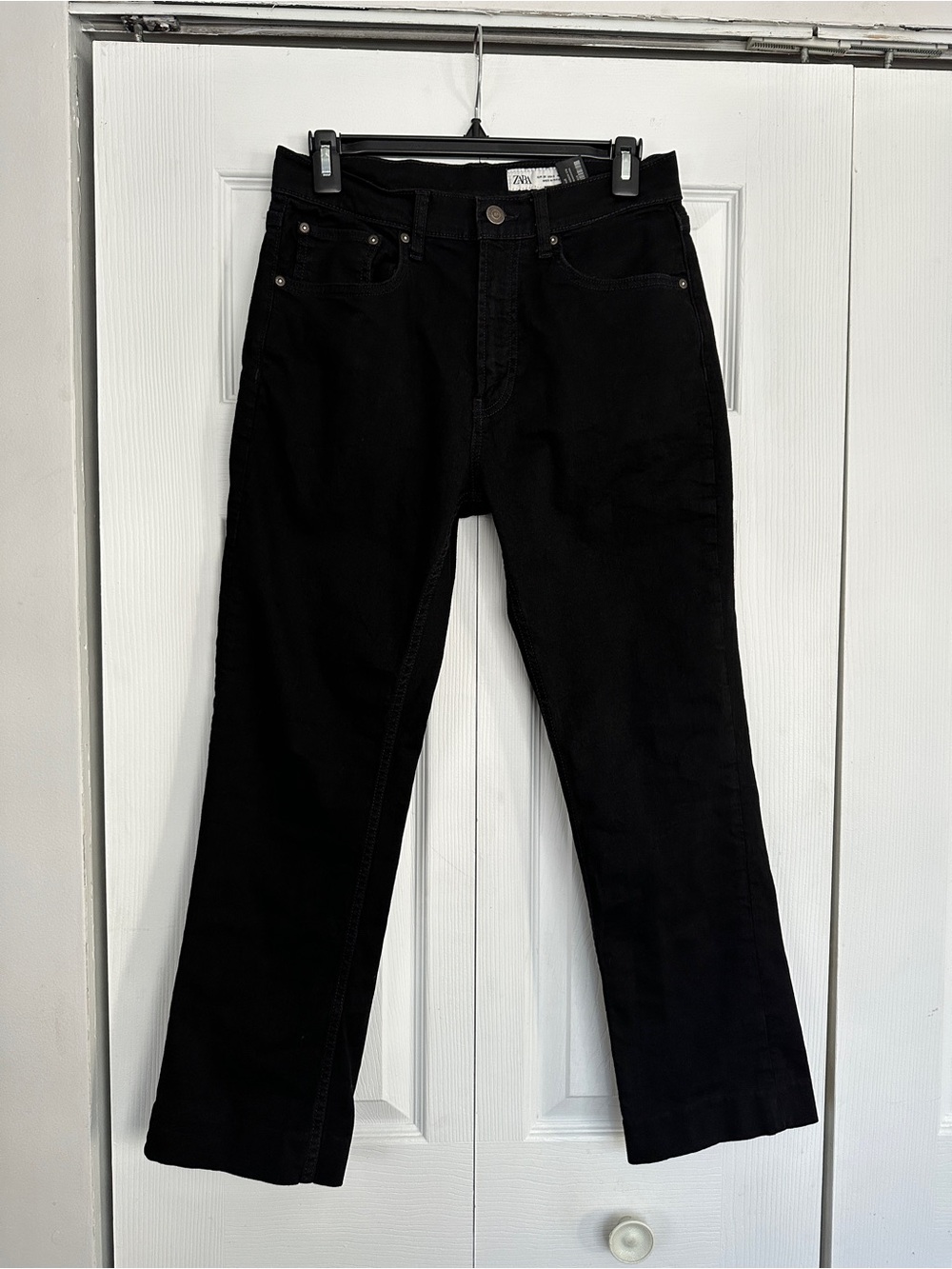 Zara Black Cropped Straight Jeans
